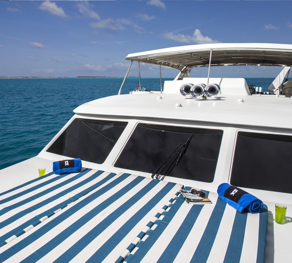 Broward Marine Yacht BREAKAWAY - Foredeck Sunpads