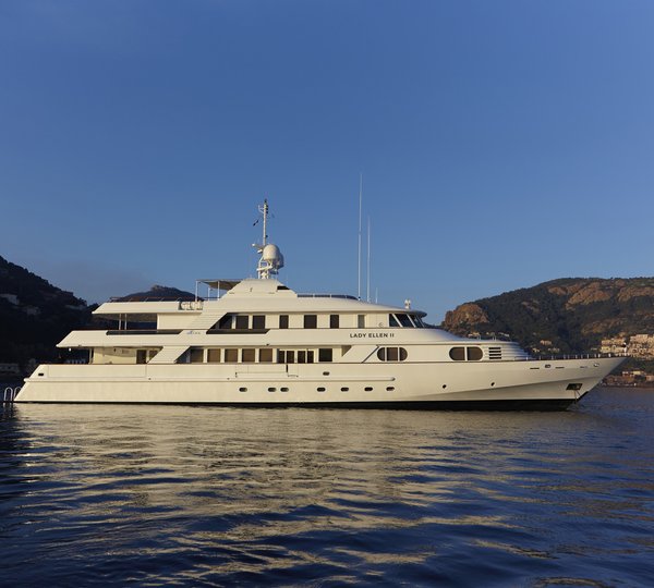 CRN Ancona Motor Yacht LADY ELLEN II - Profile Shot