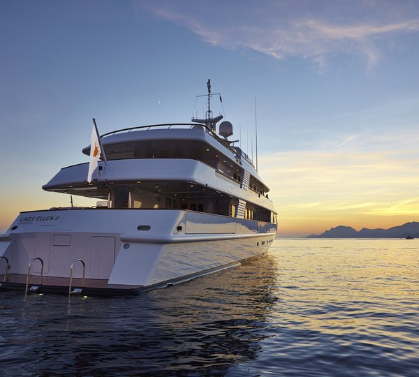 CRN Ancona Motor Yacht LADY ELLEN II - Stern View