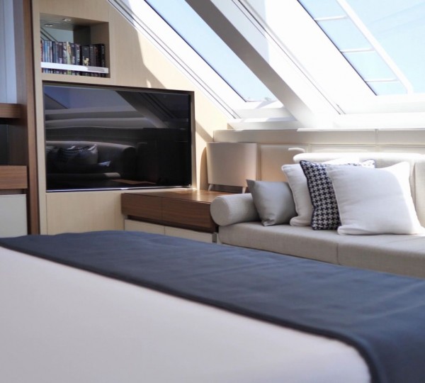 Cabin With Lots Of Natural Light