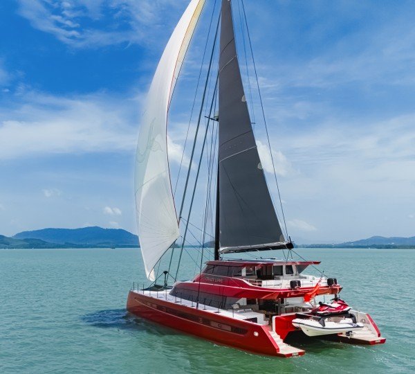 Catamaran CRAZY LOVE With Sails