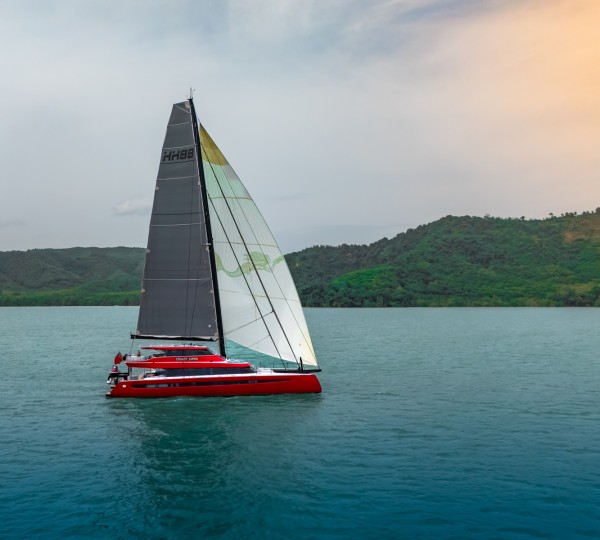 Catamaran CRAZY LOVE Yacht Cruising
