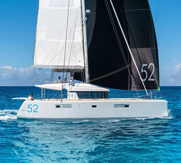 Catamaran FLO