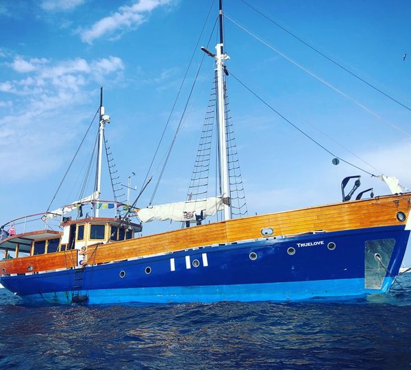 Classic Yacht TRUE LOVE