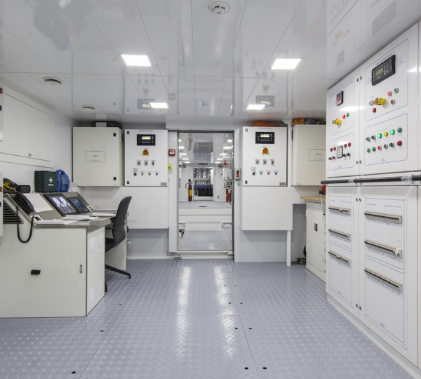 Control Room - Bottom Deck