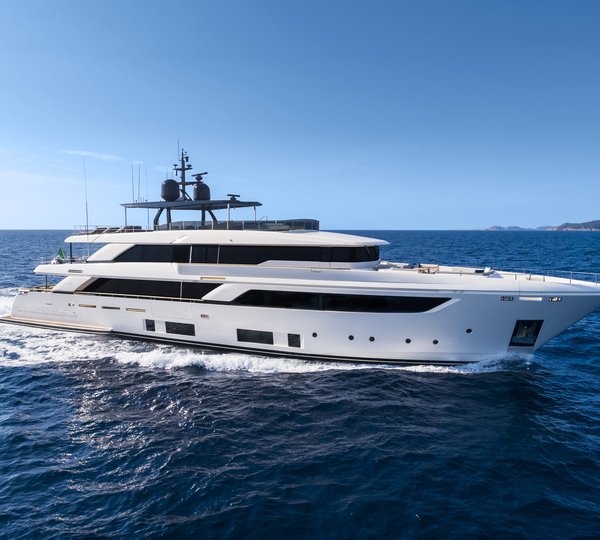 Custom Line Navetta 42