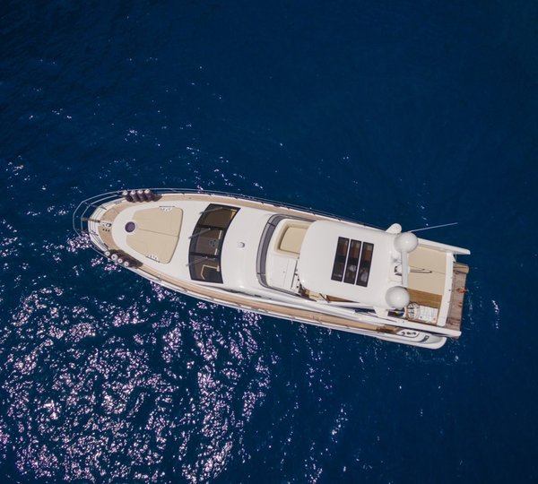 18m Azimut Yacht TIGRESA - View from above