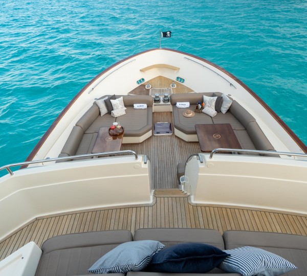 Foredeck view from the bridge