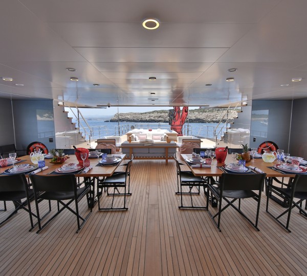 Dining Area - Main Deck