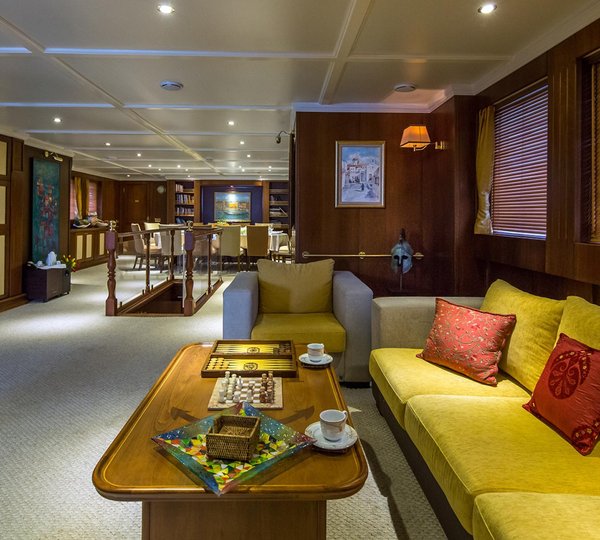 Donna Del Mare Salon2