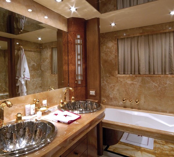 Double Cabin - Bathroom