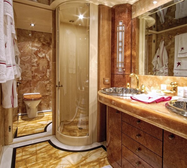 Double Cabin - Bathroom