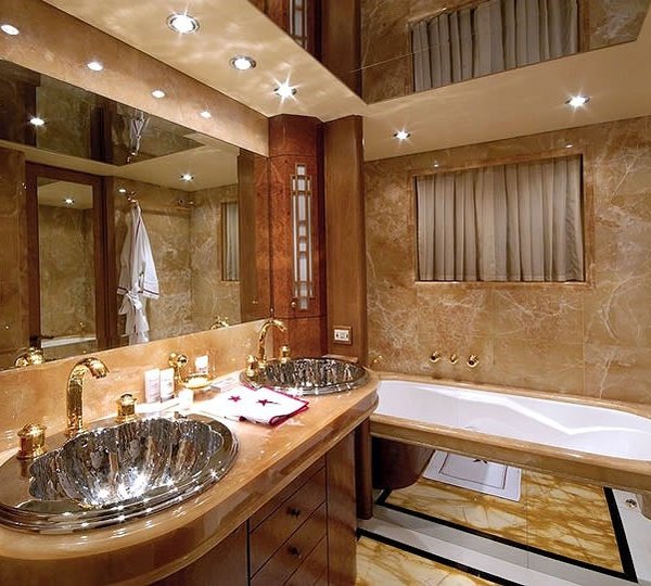 Double Cabin - Bathroom