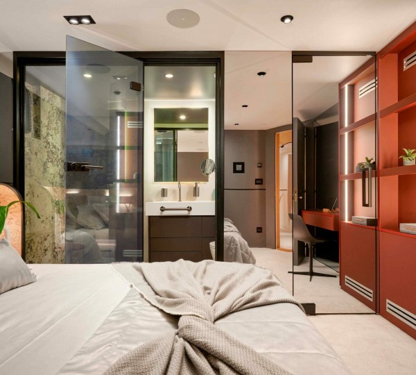 Double Guest Cabin Detail