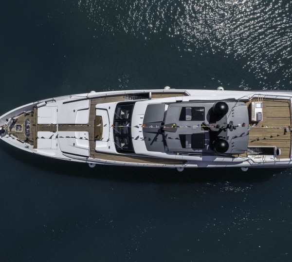 ETOILE Yacht By Custom Line On Water