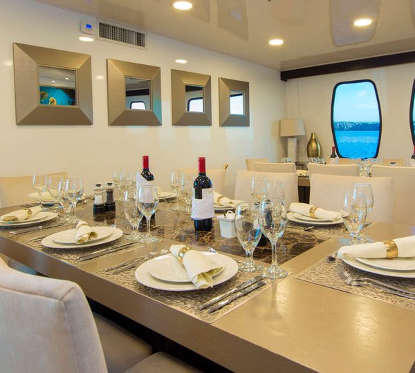 Elegant Dining Set Up