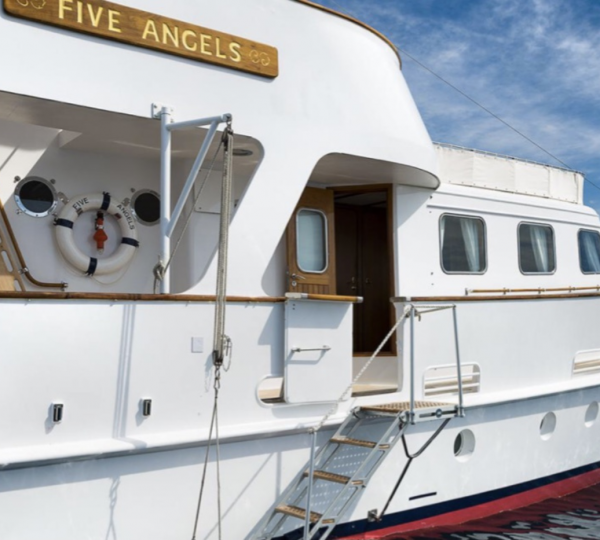 Enterane Of The Yacht