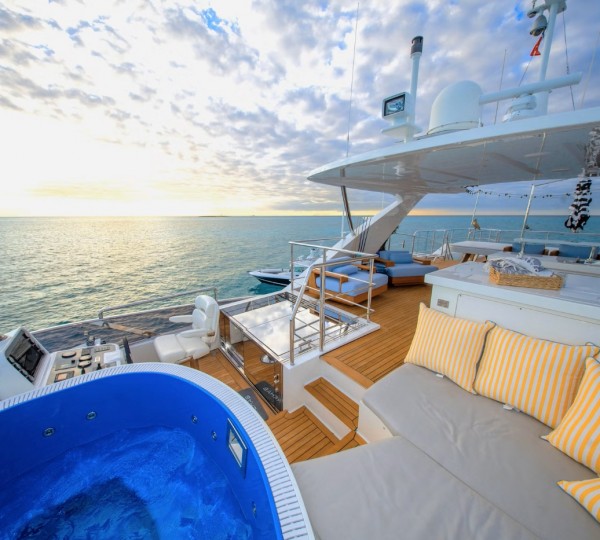 Exterior Bathtub With Sea Views