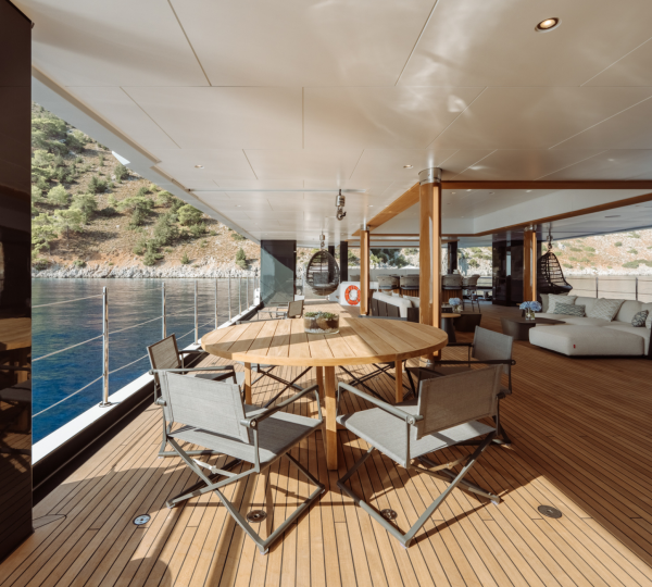 Exterior Mini Dining Area