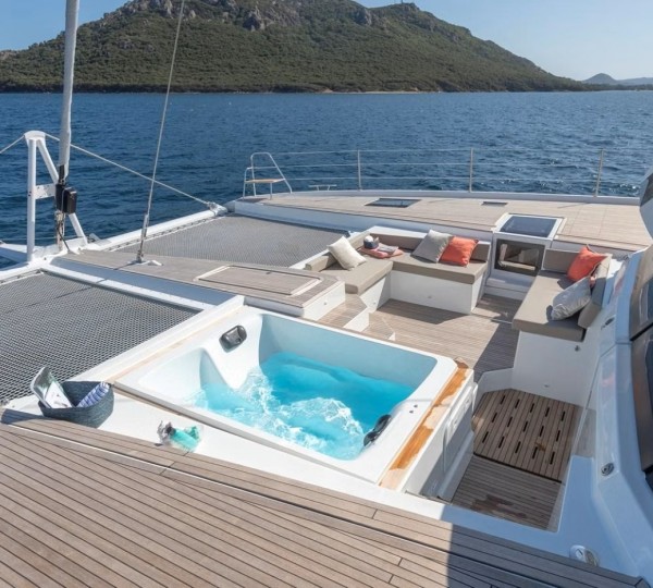 Exterior Relaxation Area With Bath