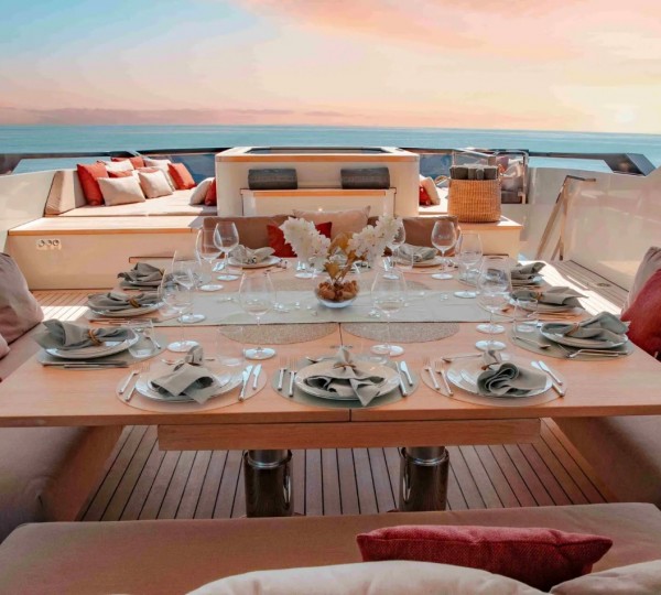 Exterior Relaxation Area With Dining 