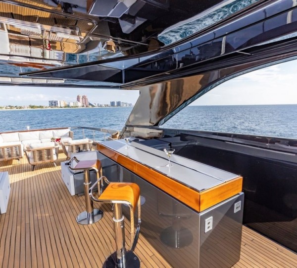 Exterior Relaxation Area With Kitchen