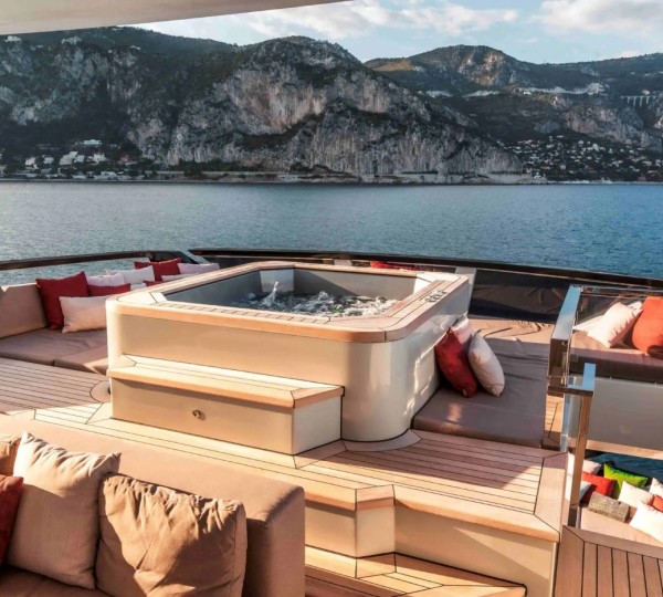 Exterior Relaxation Area With Mini Bathtub