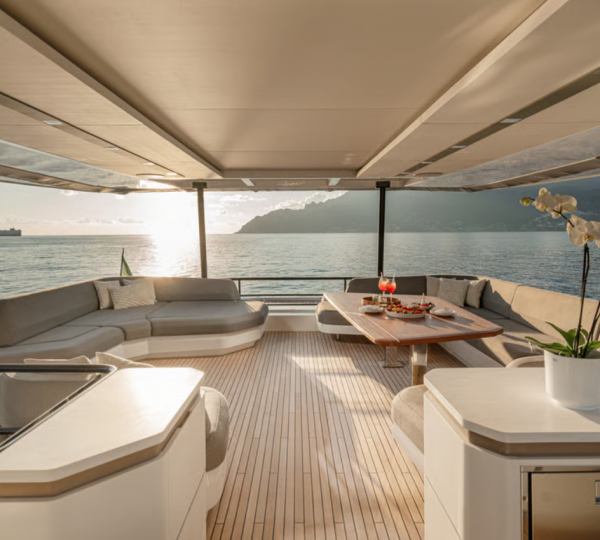 Exterior Relaxation Area With Dining