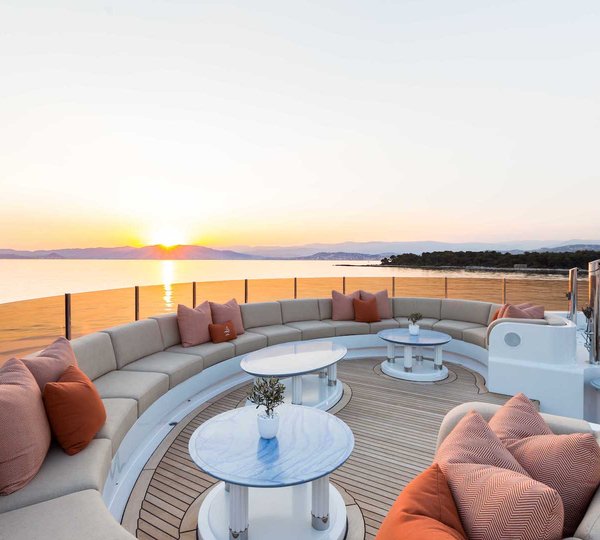 Exterior Lounge Area