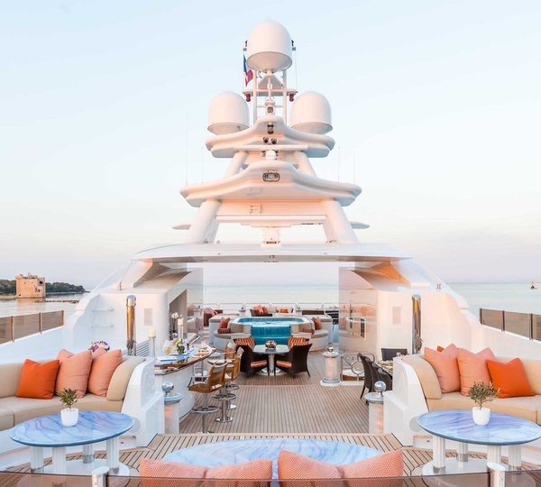 Exterior Lounge Area