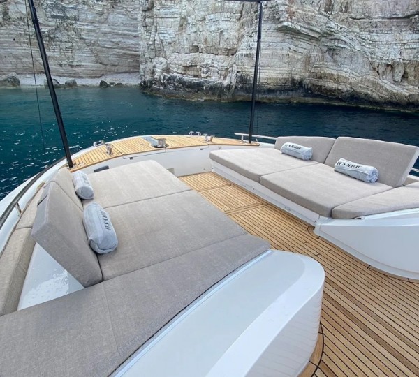 Exterior Relaxation Area Sea Views 01