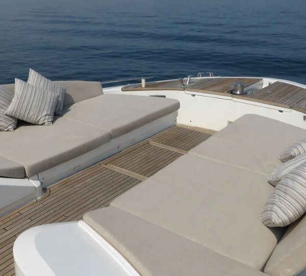 Exterior Relaxation Area Sea Views 02