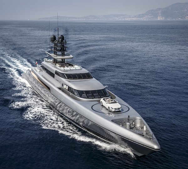 Fast Sports Mega Yacht With Mercedes S-Class Convertible