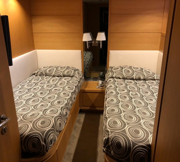 Fifth Avenue Interior - Twin cabin