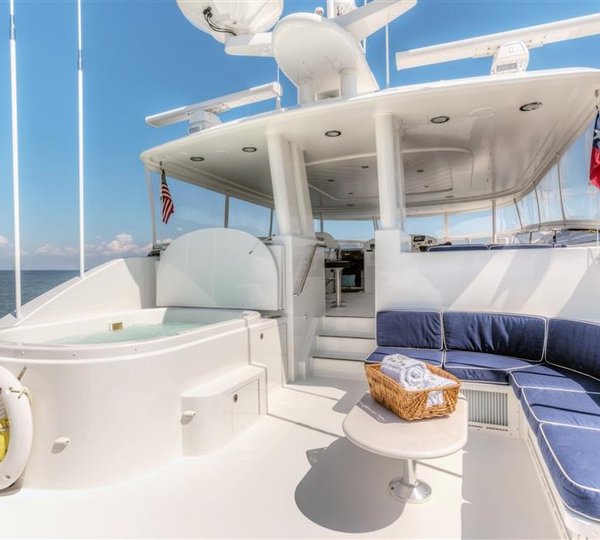 Fly Bridge With Jacuzzi