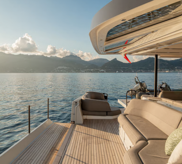 Flybridge Relaxation Area