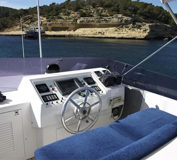 Flybridge Helm Akhir-mizar_of_london