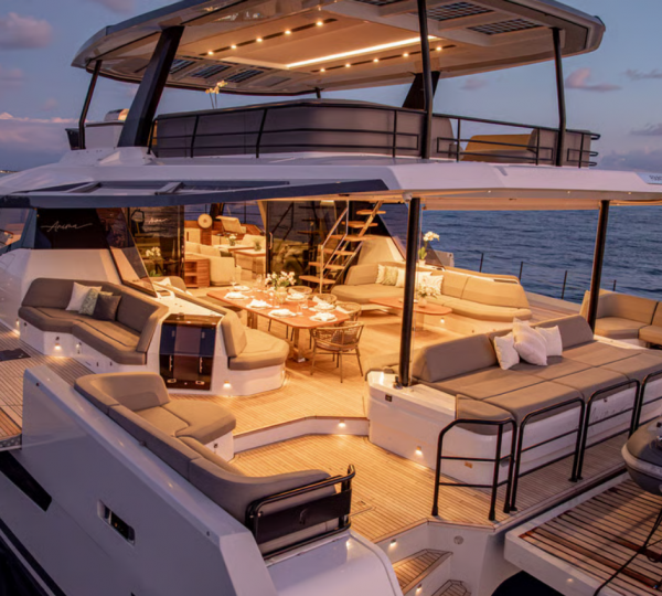 Flybridge With Relaxation Area