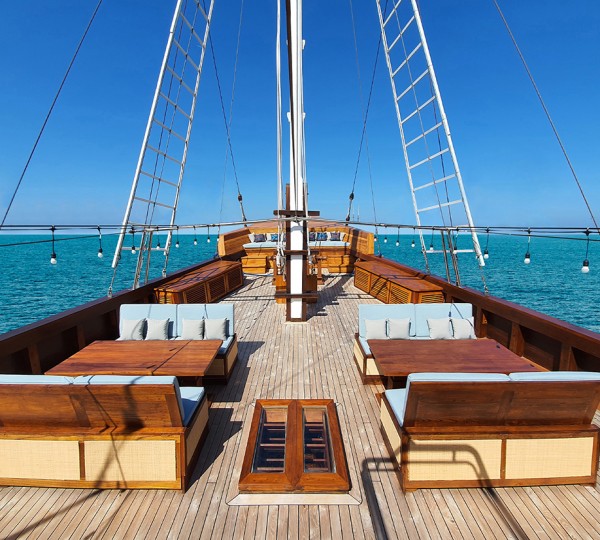 Foredeck And Bow Seating