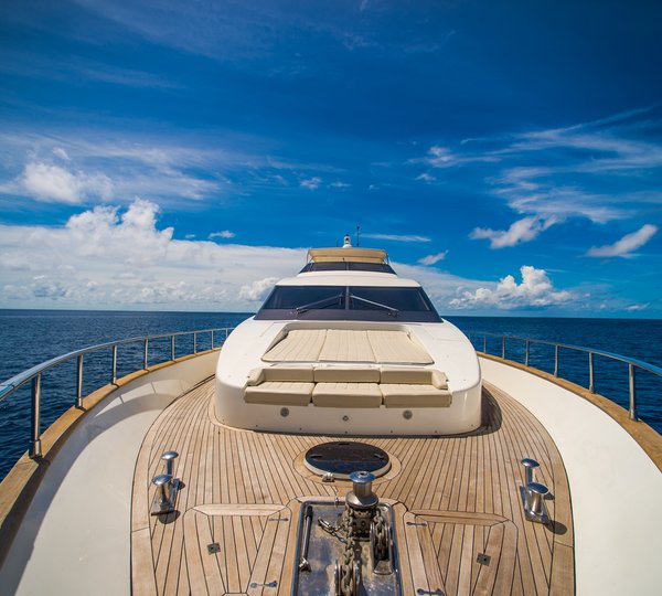 Foredeck And Sunpads