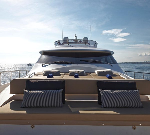 Foredeck Seating And Sunpads