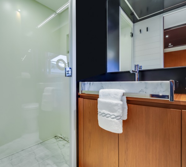 Forward Port Stateroom Head