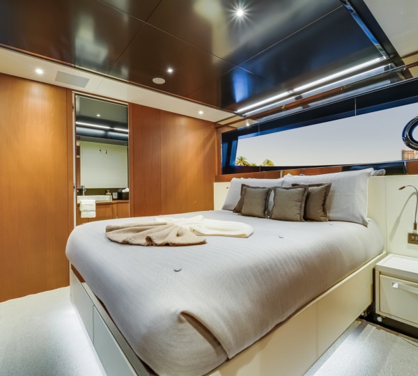 Forward Starboard Stateroom