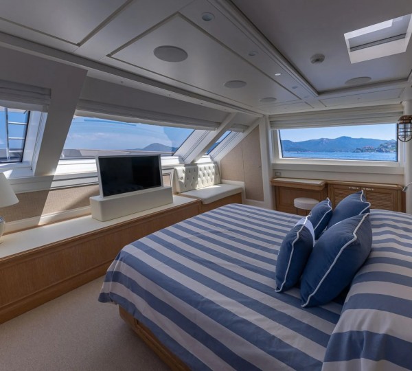 Forward Cabin With TV