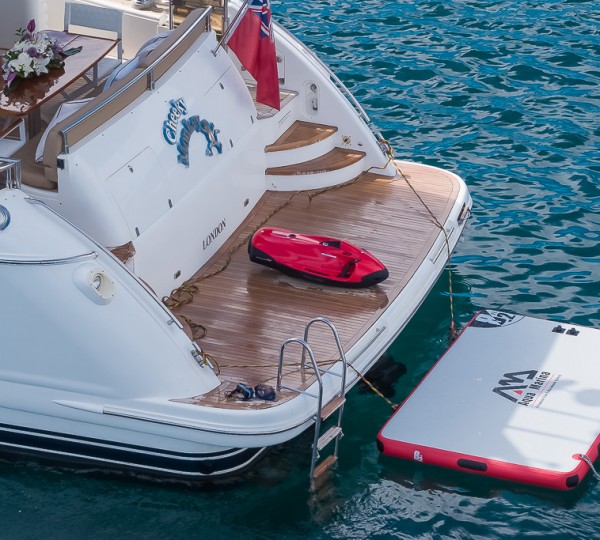 M/Y CHEEKY MONKEY - Swim platform