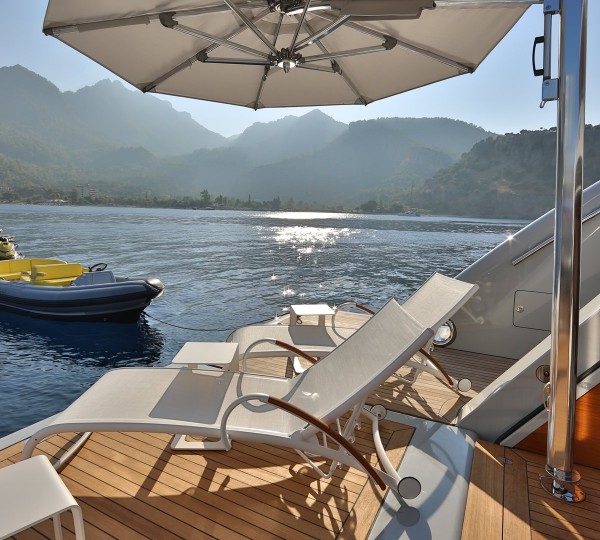 Giaola-Lu Exterior - Swimming Platform