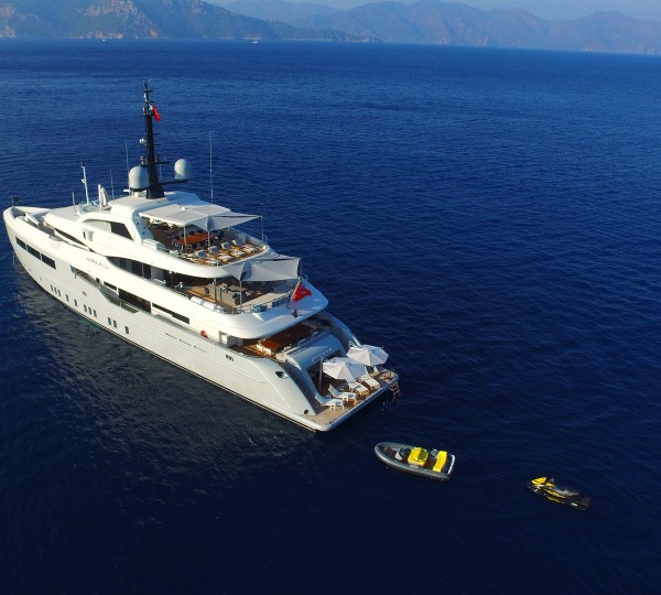 Giaola-Lu with water toys