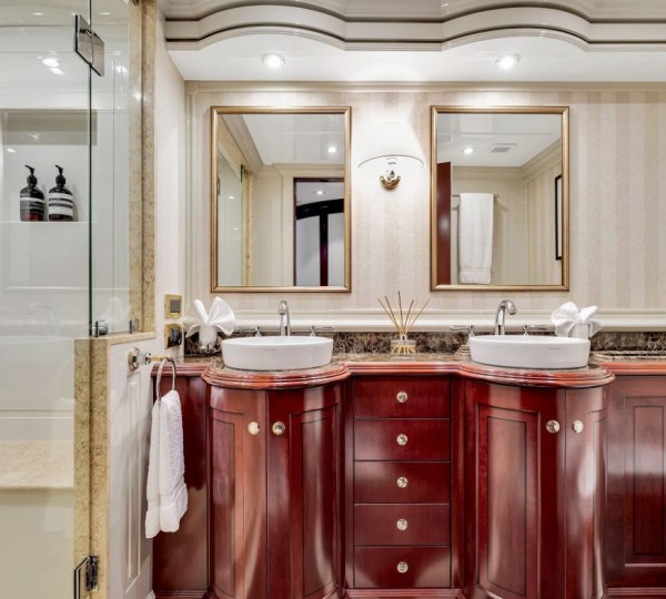 Guest Suite Attached Bathroom