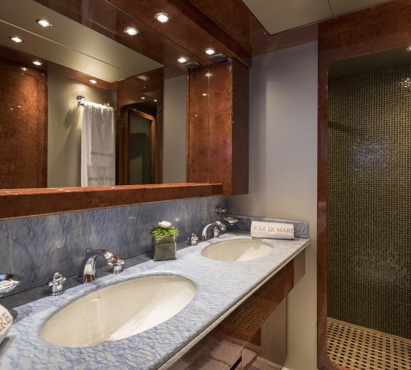 Guest Ensuite With His And Hers Sinks