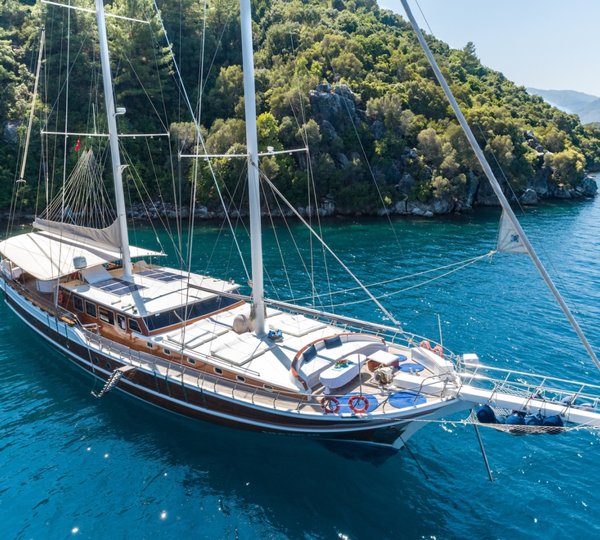 Gulet S NUR TAYLAN - Anchored